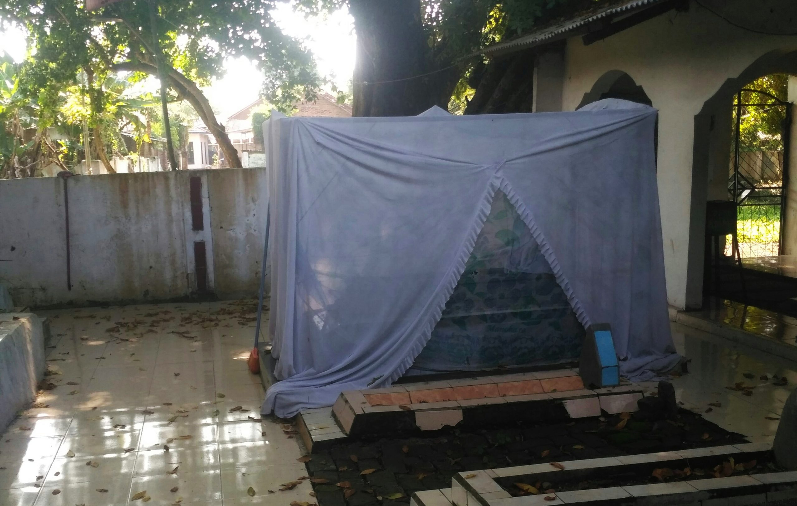 Ziarah Ke Makam Syekh Nawawi Mandaya Penulis Kitab Murod Awamil di Kecamatan Carenang
